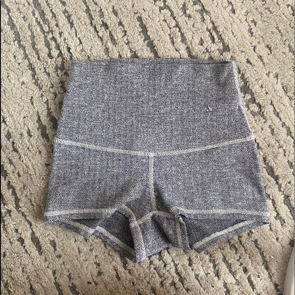 Lily lemon booty shorts